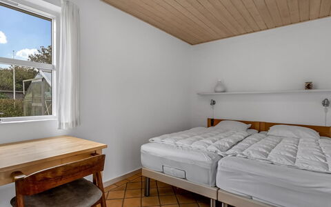 Kalli - 100M from the Sea: Interior Design, Parete, Pavimentazione, Mobilia, Pavimento, Legna, Soffitto, Letto, Camera Da Letto, Illuminazione
