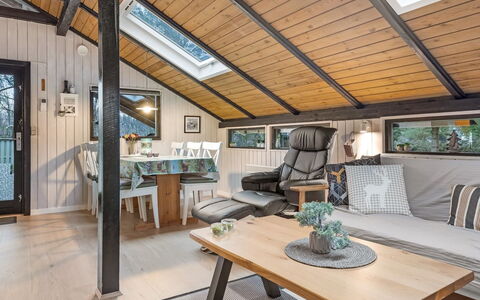 Torhild - 30Km from the Sea: Interior Design, Mobilia, Legna, Pavimentazione, Soffitto, Pavimento, Pavimento In Legno, Illuminazione, Divano, Soggiorno