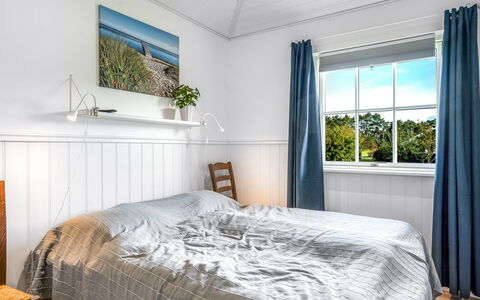 Thala - 500M from the Sea: Legna, Pavimentazione, Camera Da Letto, Pavimento, Interior Design, Soffitto, Letto, Bedding, Lenzuolo, Biancheria
