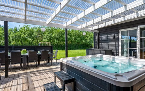 Thala - 500M from the Sea: Mobili Da Esterno, Piscina, Pavimentazione, Mobilia, Deck, Materiale Composito, Tempo Libero, Shade, Terrazza