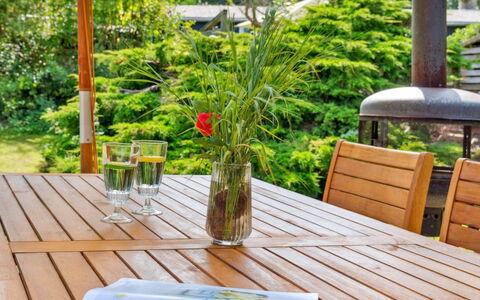 Iolani - 1.3Km from the Sea: Mobilia, Interior Design, Pavimentazione, Pavimento, Soffitto, Camera, Sedia, Tavolo, Appartamento, Cucina & Sala Da Pranzo Tavolo