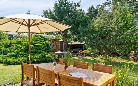 Iolani - 1.3Km from the Sea: Mobilia, Interior Design, Pavimentazione, Pavimento, Soffitto, Camera, Sedia, Tavolo, Appartamento, Cucina & Sala Da Pranzo Tavolo