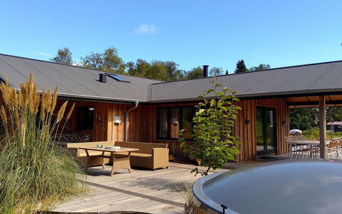 Duco - 780M from the Sea: Legna, Villetta, Tetto, Deck, Shade, Color Legno, Mobili Da Esterno, Piscina, Ricorrere, Latifoglie