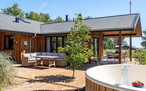 Duco - 780M from the Sea: Legna, Villetta, Tetto, Casa, Casa, Lotto, Shade, Deck, Portico, Edifici Giardino