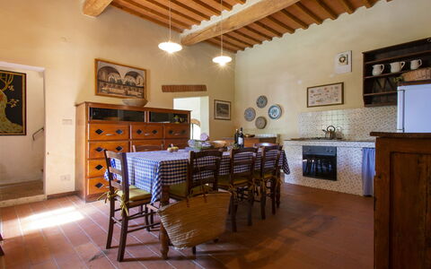 Mattonai: Cornice, Legna, Interior Design, Costruzione, Pavimento, Casa, Pavimentazione, Soggiorno, Latifoglie, Immobiliare