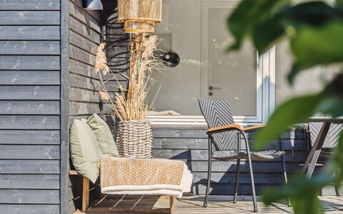 Frede - 1Km from the Sea: Tetto, Casa, Casa, Villetta, Porta, Raccordo, Deck, Portico, Plank, Latifoglie