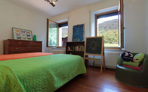 Apartment With Garden, Del Corlo Lake, Belluno: Mobilia, Cornice, Proprietà, Verde, Comfort, Azzurro, Finestra, Costruzione, Legna, Interior Design