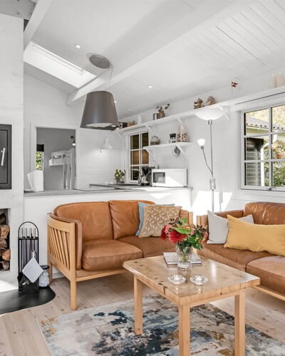 Evi - 500M from the Sea