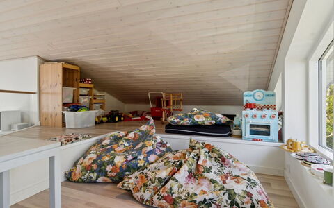 Hening - 50M from the Sea: Erba, Legna, Area Rurale, Arbusto, Villetta, Tetto, Plain, Lotto, Casa, Groundcover