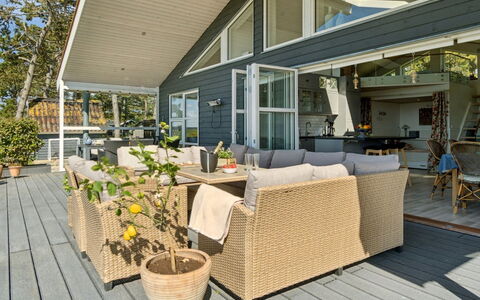 Hening - 50M from the Sea: Erba, Legna, Area Rurale, Arbusto, Villetta, Tetto, Plain, Lotto, Casa, Groundcover