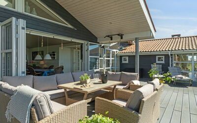 Hening - 50M from the Sea