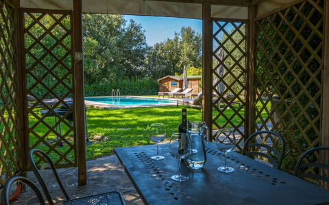 Villa Pietrafitta: Pianta, Tavolo, Mobilia, Costruzione, Tavola, Azzurro, Sedia, Architettura, Interior Design, Albero