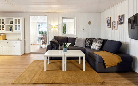 Knud - 2.5Km from the Sea: Tetto, Casa, Casa, Villetta, Porta, Raccordo, Deck, Portico, Plank, Latifoglie