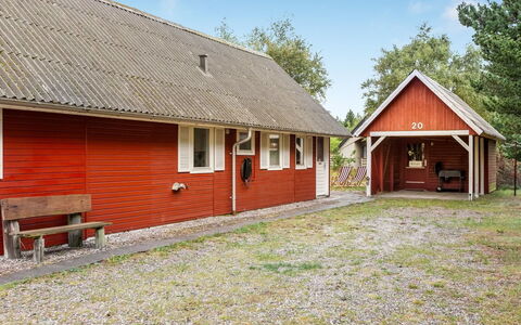 Knud - 2.5Km from the Sea: Tetto, Casa, Casa, Villetta, Porta, Raccordo, Deck, Portico, Plank, Latifoglie