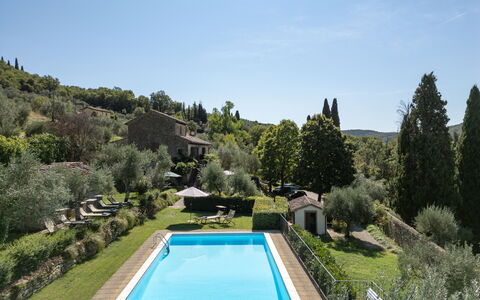 Villa Delle Rose: Acqua, Pianta, Cielo, Proprietà, Albero, Piscina, Paesaggio Naturale, Erba, Paesaggio, Arbusto