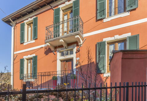 Orazio Liberty House,Lunigiana, Nature: Finestra, Costruzione, Proprietà, Pianta, Recinzione, Cielo, Legna, Quartiere, Parete
