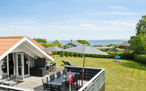 Bessi - 200M from the Sea: Mobilia, Interior Design, Pavimentazione, Pavimento, Soffitto, Camera, Sedia, Tavolo, Appartamento, Cucina & Sala Da Pranzo Tavolo