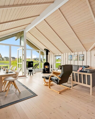 Märta - 250M from the Sea