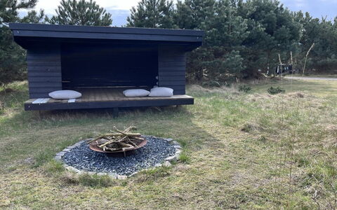 Jale - 900M from the Sea: Capannone, Log Cabin, Edifici Giardino, Backyard