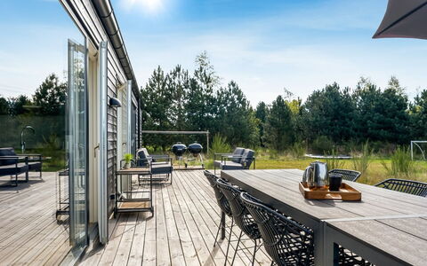 Jale - 900M from the Sea: Mobilia, Interior Design, Pavimentazione, Pavimento, Soffitto, Camera, Sedia, Tavolo, Appartamento, Cucina & Sala Da Pranzo Tavolo