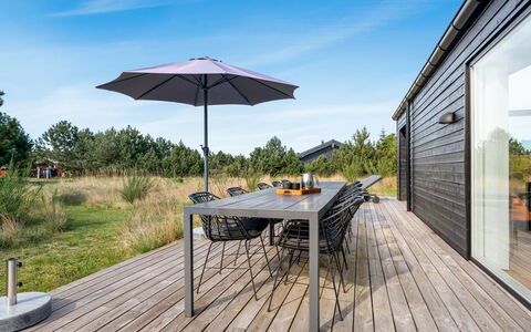 Jale - 900M from the Sea: Mobilia, Interior Design, Pavimentazione, Pavimento, Soffitto, Camera, Sedia, Tavolo, Appartamento, Cucina & Sala Da Pranzo Tavolo