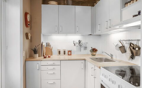 Maelle - 150M from the Sea: Cucina, Elettrodomestico Da Cucina, Controsoffitto, Cabinetry, Apparecchio Major, Mobilia, Interior Design, Elettrodomestico, Lavello, Casa
