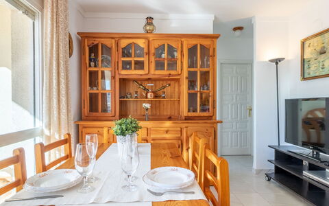 Empuriabrava 124: Camera, Proprietà, Mobilia, Sala Da Pranzo, Costruzione, Interior Design, Casa, Immobiliare, Tavolo, Casa