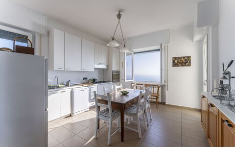 Breath-taking Portofino Promontory Seaview: Mobilia, Pavimentazione, Interior Design, Pavimento, Cucina & Sala Da Pranzo Tavolo, Sedia, Soffitto, Tavolo, Sala Da Pranzo, Appartamento