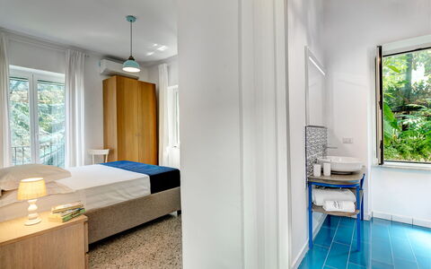Apt Blu Mare Sorrento Coast: Costruzione, Finestra, Pianta, Pavimento, Legna, Casa, Pavimentazione, Shade, Comfort