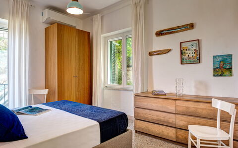 Apt Blu Mare Sorrento Coast: Mobilia, Proprietà, Finestra, Cornice, Verde, Legna, Costruzione, Illuminazione, Interior Design, Comfort