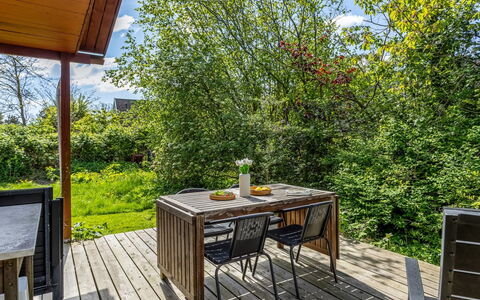 Aleta - 300M from the Sea: Legna, Arbusto, Latifoglie, Lotto, Deck, Plank, Color Legno, Giardino, Portico, Pavimento In Legno