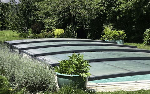 La Longère: Arbusto, Giardino, Shade, Groundcover, Landscaping, Prato, Design, Backyard, Cortile