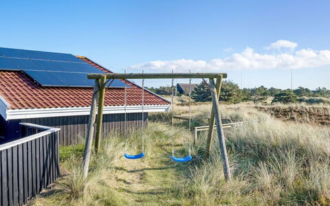 Jaana - 10M from the Sea: Legna, Casa, Portico, Deck, Latifoglie, Tetto, Color Legno, Pavimento In Legno, Eco Hotel