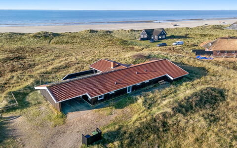 Jaana - 10M from the Sea