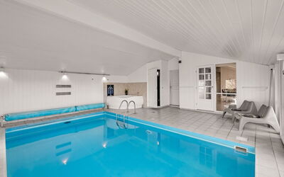 Jaana - 10M from the Sea