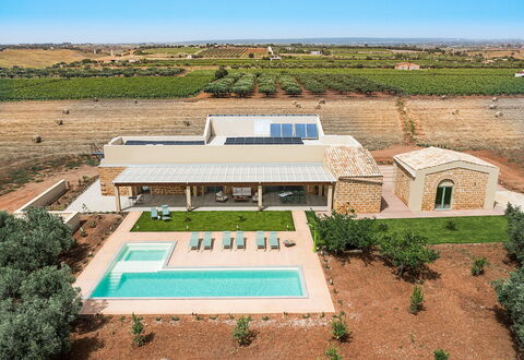 Cavial: Pianta, Cielo, Proprietà, Costruzione, Finestra, Piscina, Lotto, Casa, Albero, Rettangolo