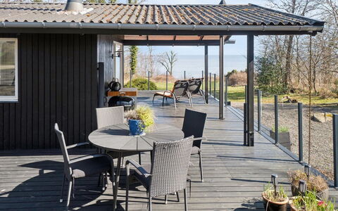 Caren - 75M from the Sea: Mobilia, Interior Design, Pavimentazione, Pavimento, Soffitto, Camera, Sedia, Tavolo, Appartamento, Cucina & Sala Da Pranzo Tavolo