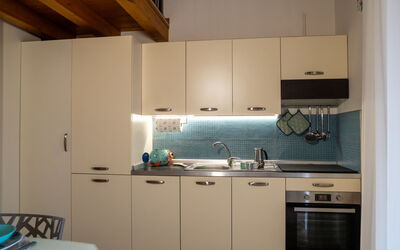 Tortoreto Vista Mare 2 600.2: Rubinetto, Lavandino Della Cucina, Cabinetry, Controsoffitto, Lavello, Proprietà, Costruzione, Idraulico Fixture, Interior Design, Cucina