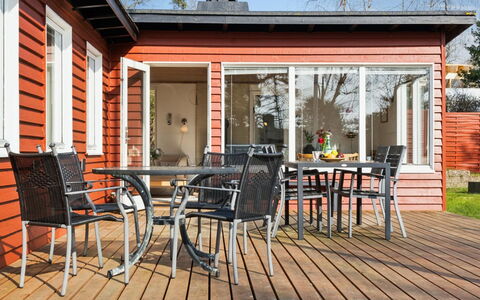 Salka - 200M to the Fjord: Mobilia, Interior Design, Pavimentazione, Pavimento, Soffitto, Camera, Sedia, Tavolo, Appartamento, Cucina & Sala Da Pranzo Tavolo