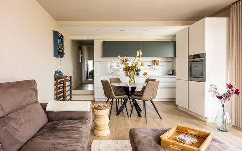 Melaiolo Modern Apartment With Pool, Montaione, To: Mobilia, Interior Design, Pavimentazione, Pavimento, Divano, Parete, Camera, Sedia, Tavolo, Soggiorno