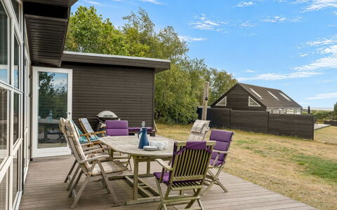 Veetrikki - 350M from the Sea: Legna, Mobilia, Portico, Casa, Latifoglie, Lotto, Sedia, Porta, Deck, Villetta