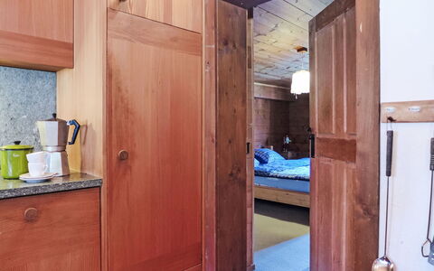 Zumoberhaus: Proprietà, Cabinetry, Legna, Pavimento, Color Legno, Tavola, Pavimentazione, Costruzione, Latifoglie