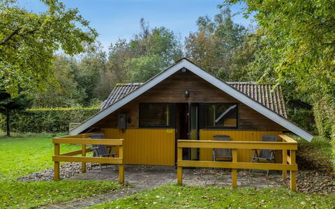 Amila - 30Km from the Sea: Tetto, Villetta, Capannone, Edifici Giardino, Prato, Raccordo, Cortile, Log Cabin, Parco, Backyard