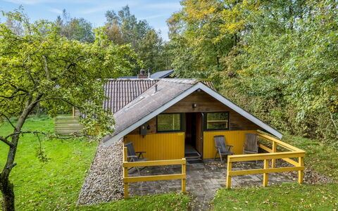 Amila - 30Km from the Sea: Legna, Villetta, Casa, Tetto, Casa, Area Rurale, Capannone, Edifici Giardino, Raccordo, Log Cabin