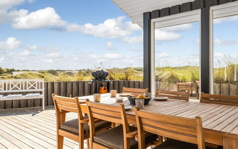 Naema - 400M from the Sea