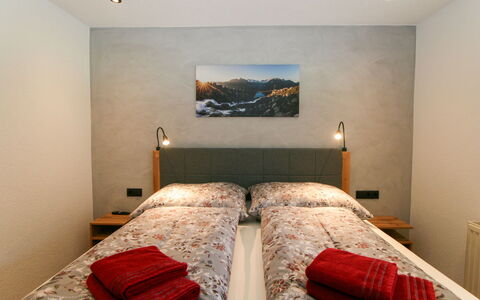 Stöckl: Costruzione, Proprietà, Mobilia, Comfort, Legna, Telaio Del Letto, Letto, Tessile, Interior Design, Casa