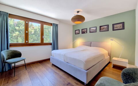 La Verdure Est N°22: Letto, Interior Design, Mobilia, Camera Da Letto, Pavimentazione, Pavimento, Parete, Soffitto, Camera, Legna