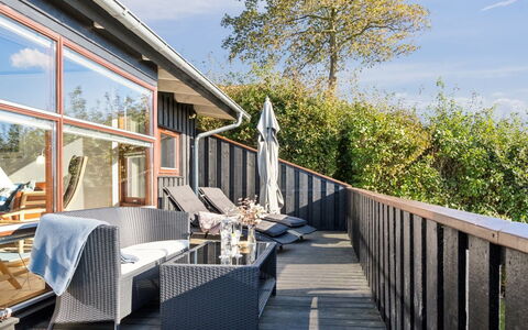 Mariska - 100M from the Sea: Casa, Casa, Porta, Tetto, Villetta, Estate, Giardino, Shade, Raccordo, Cortile