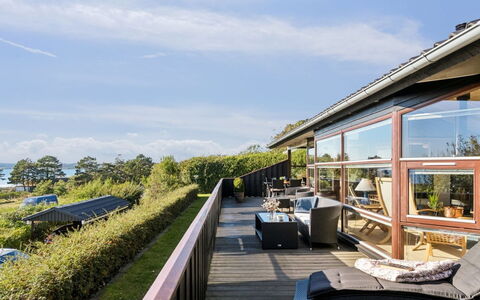 Mariska - 100M from the Sea: Casa, Casa, Porta, Tetto, Villetta, Estate, Giardino, Shade, Raccordo, Cortile