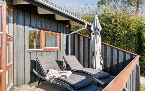Mariska - 100M from the Sea: Casa, Casa, Porta, Tetto, Villetta, Estate, Giardino, Shade, Raccordo, Cortile